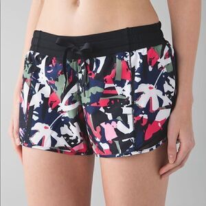 Lululemon Hotty Hot Short 